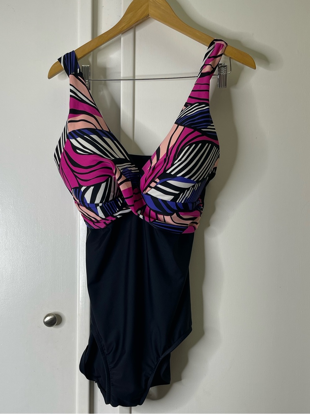 Maxine of Hollywood Women One Piece Swimsuit Black Zebra Leaf Drape Front Sz 14
